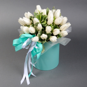 Тюльпаны в шляпной коробке