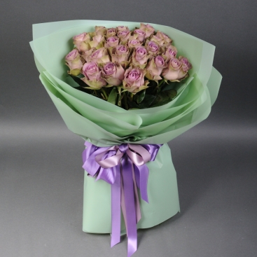 Bouquet of 25 roses Tiara