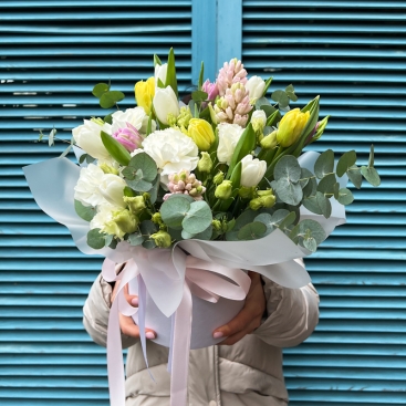 Композиция Весенний поцелуй