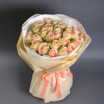 25 троянд Гравіті