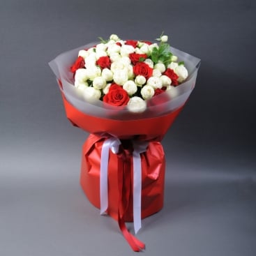 Bouquet of roses Red and white