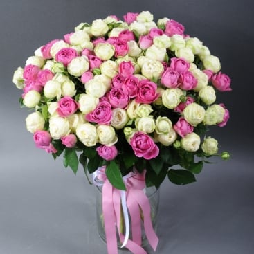 Bouquet of 29 roses spray Snow World and Misty Bubbles