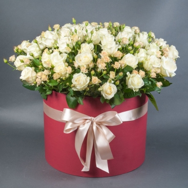 XXL composition with Avalanche and Elena roses