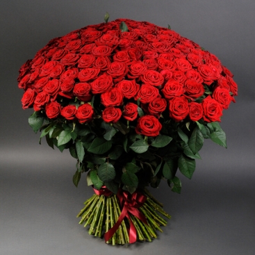 Букет из 151 розы Маричка 
