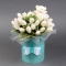 Hatbox with white Tulips and bear - Photo 2