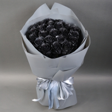 Bouquet of black roses Wednesday