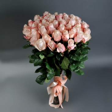 Букет 51 роза Помароса