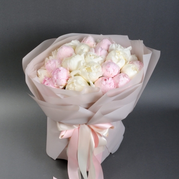Букет из голландских пионов