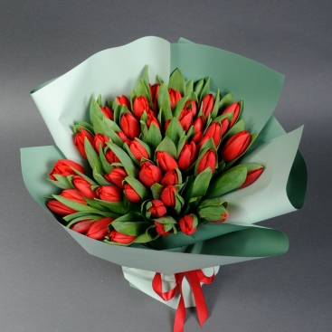Букет із червоних тюльпанів Фламенко
