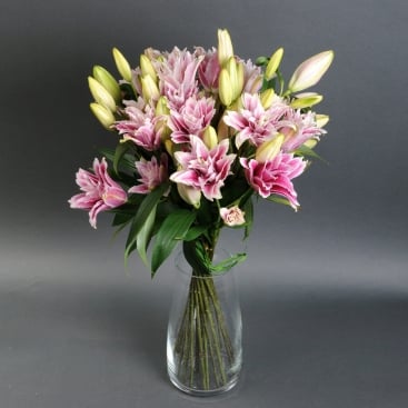 Букет лілей