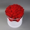 Червона троянда у білій капелюшній коробці - Фото 3
