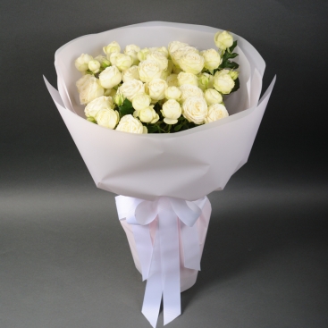 Bouquet of 9 Snow World roses