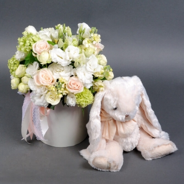 Composition Caramel and soft bunny