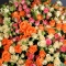 Букет із 51 троянди спрей мікс - Фото 4