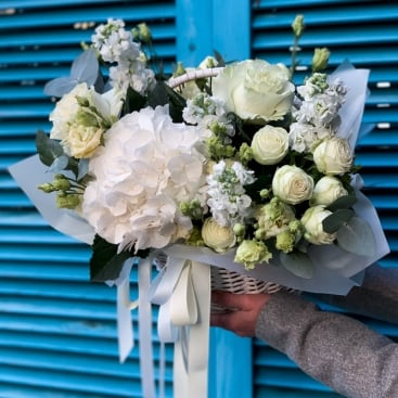 Композиція у кошику Прованс біла