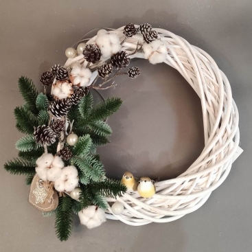 Wreath with cones and cotton