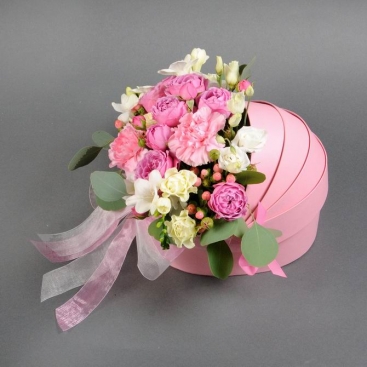 Композиція-колиска до народження дівчинки 